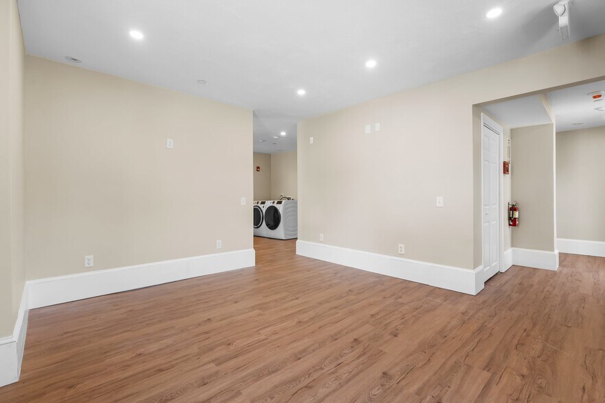 More Photos Of 6 Windsor St, Andover Office For Sale