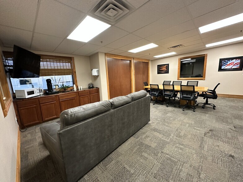 More Photos Of 4690 W Post Rd, Las Vegas Warehouse For Sale