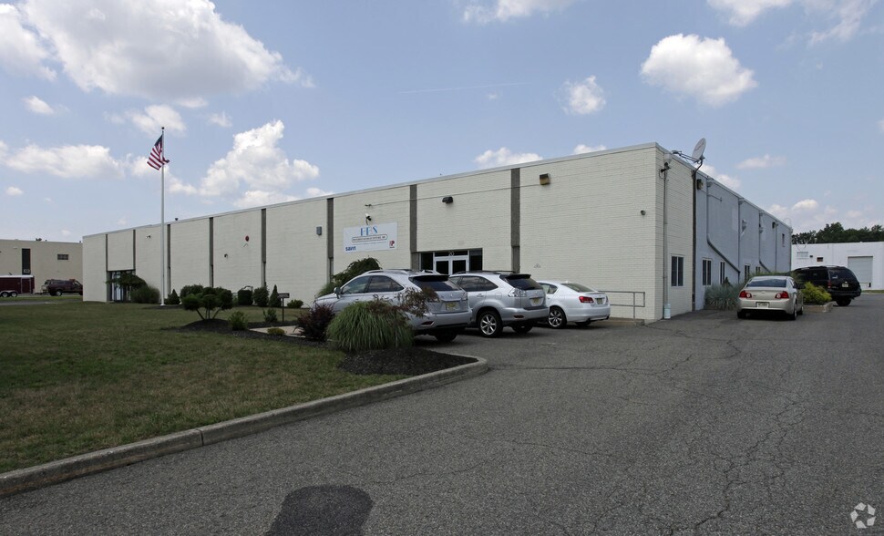 Primary Photo Of 20 Leslie Ct, Whippany Warehouse For Lease