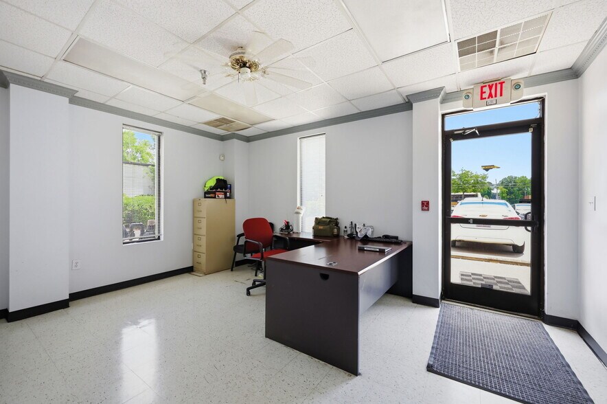 More Photos Of 1526 S Brightleaf Blvd, Smithfield Warehouse For Lease
