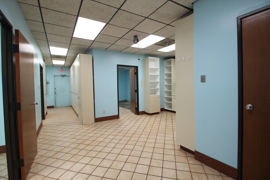 More Photos Of 16125 Cairnway Dr, Houston Medical For Lease