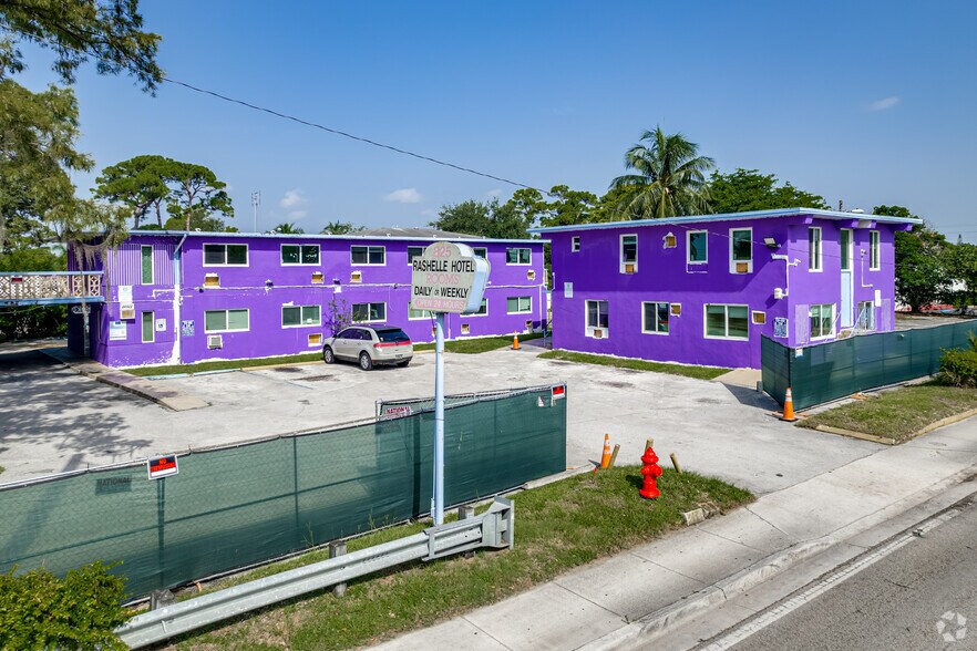 Primary Photo Of 825 NW 27th Ave, Fort Lauderdale Hotel For Sale
