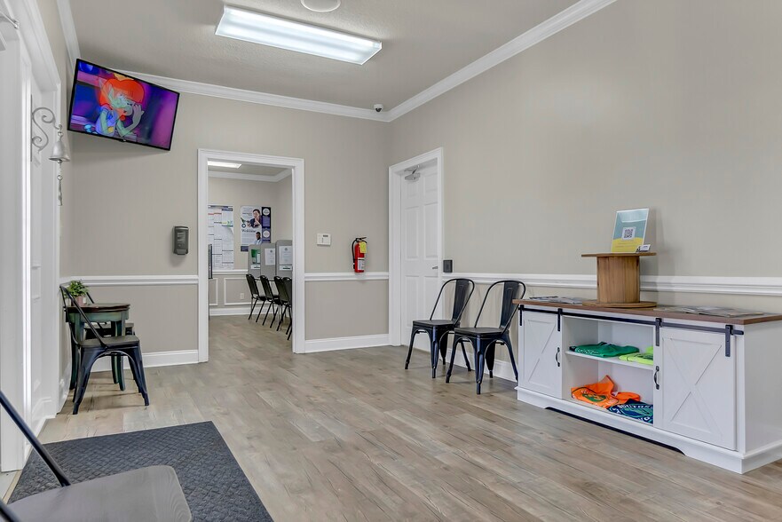 More Photos Of 1501 US Highway 19 S, Leesburg Office For Sale