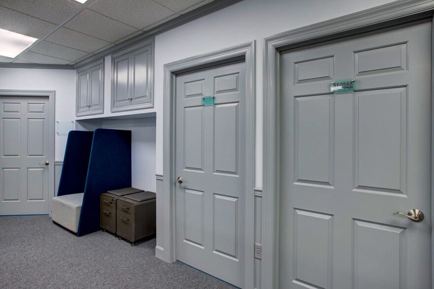 More Photos Of 930 Red Rose Ct, Lancaster Office For Sale