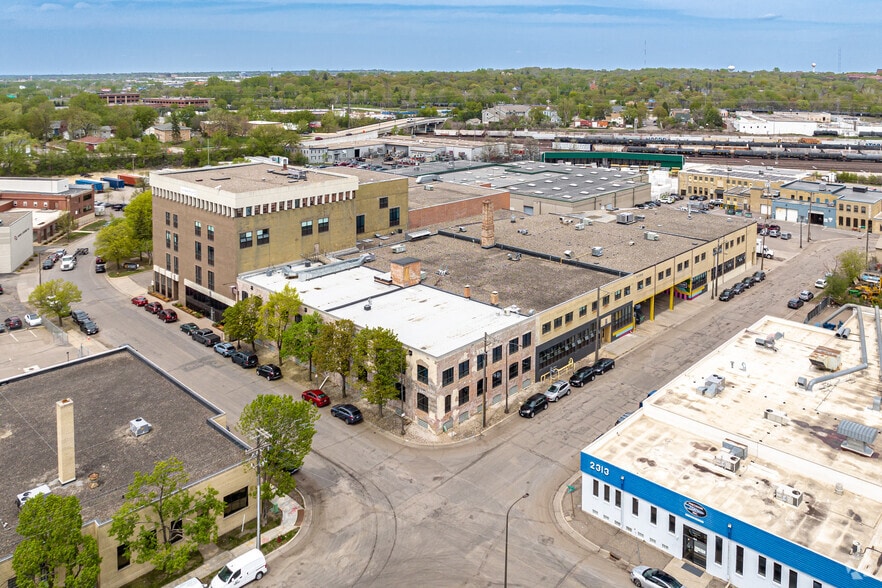 More Photos Of 2327 Wycliff St, Saint Paul Manufacturing For Lease