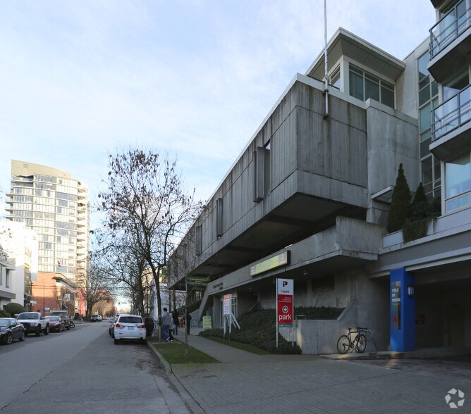 More Photos Of 1530-1538 7th Ave W, Vancouver Office For Lease