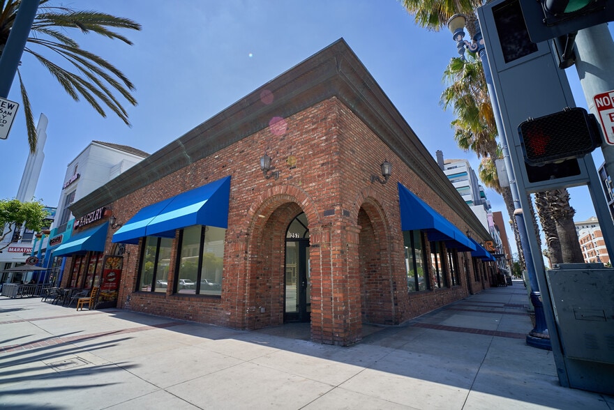 More Photos Of 108 W 3rd St, Long Beach Restaurant For Lease