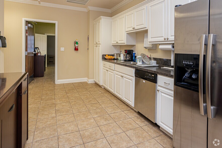 2798 Oneal Ln, Baton Rouge, LA 70816 Office For Sale