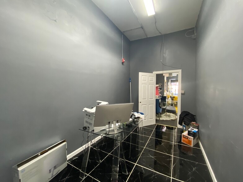 More Photos Of 2520-2522 N Broad St, Philadelphia Showroom For Sale