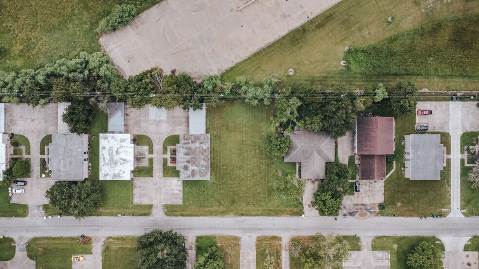 More Photos Of 902 Simpson rd, Victoria Land For Sale