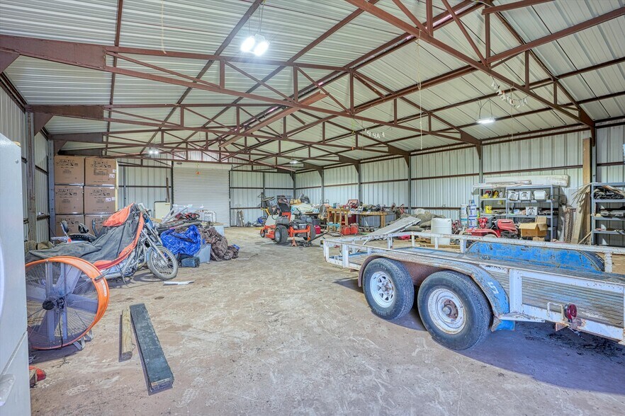 More Photos Of 908 E Apache Trail Rd, Apache Shelter For Sale