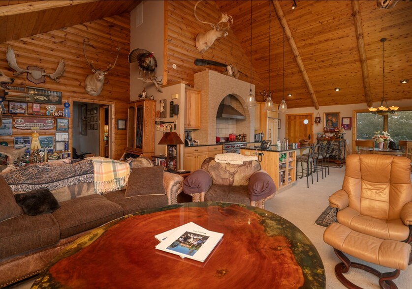 More Photos Of 1127 N Lakeshore Dr, Lake City Hotel For Sale