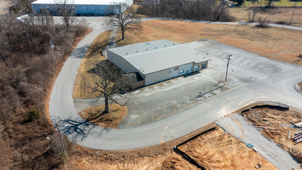 Primary Photo Of 2310 Dawson Springs Rd, Hopkinsville Warehouse For Sale