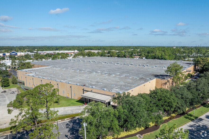 More Photos Of 8040 Bayberry Rd, Jacksonville Unknown For Lease