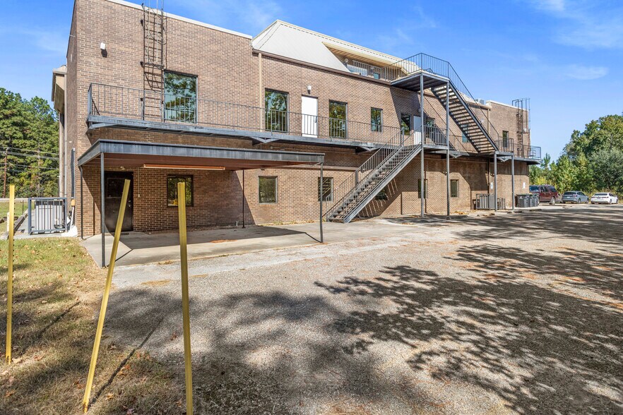 More Photos Of 610 N Tx-336-loop E, Conroe Office For Lease