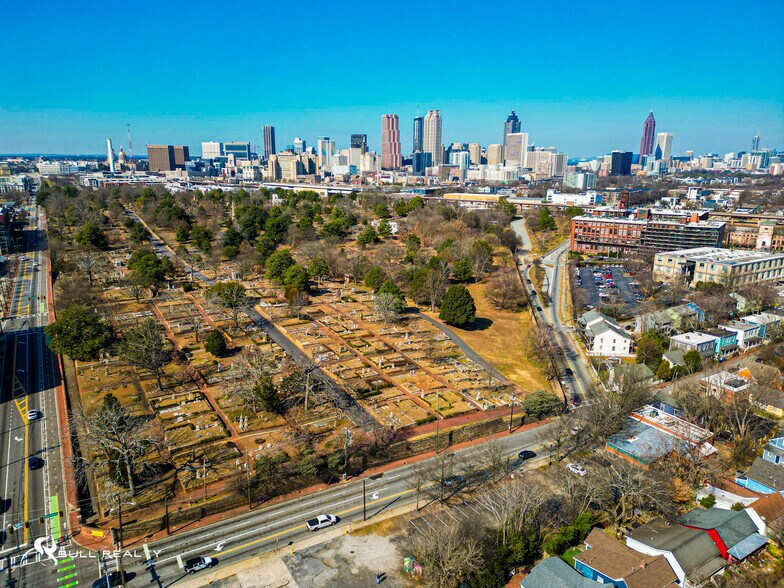 More Photos Of 242 SE Boulevard, Atlanta Restaurant For Sale