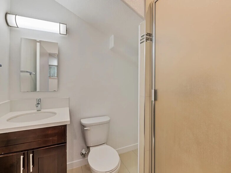 More Photos Of 1227 W 30th St, Los Angeles Apartments For Sale