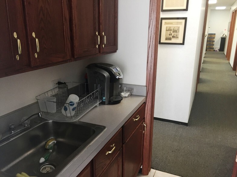 More Photos Of 501 W Colfax St, Palatine Medical For Lease