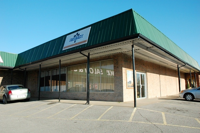 More Photos Of 2121 Wilma Rudolph Blvd, Clarksville General Retail For Lease