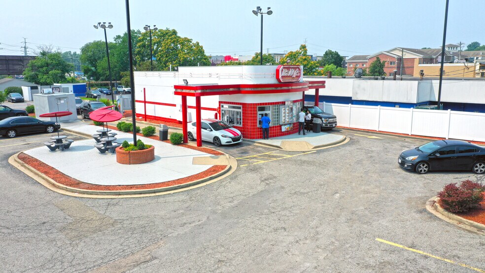 More Photos Of 5225 Madison Rd, Cincinnati Fast Food For Sale