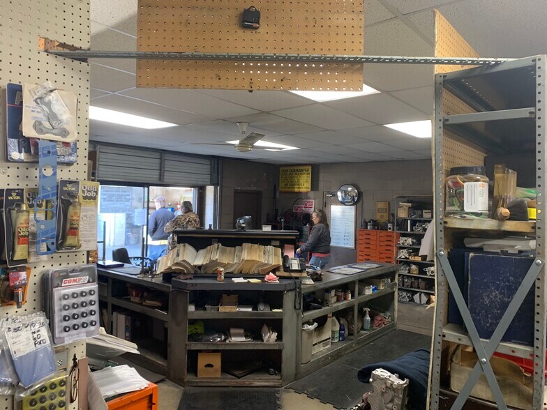 More Photos Of 12677 San Fernando Rd, Sylmar Auto Repair For Lease