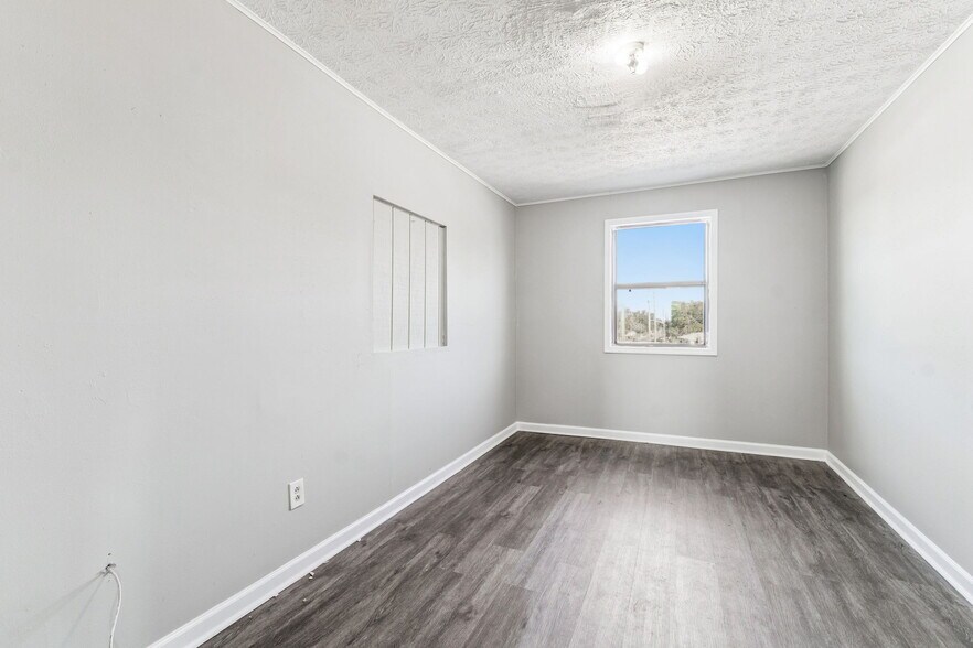 More Photos Of 715 McDuff Ave, Jacksonville Storefront Retail Residential For Sale