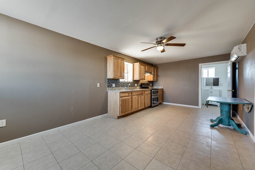 More Photos Of 14540 Dogwood Ave, Gardendale Industrial For Sale