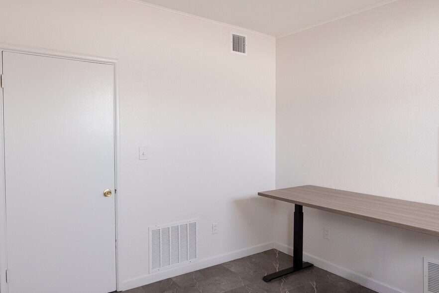 More Photos Of 83333 State Highway 111, Indio Auto Dealership For Sale