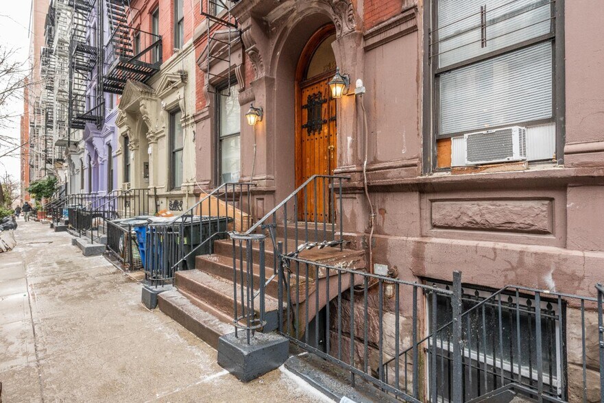 More Photos Of 518 E 83rd St, New York Apartments For Sale