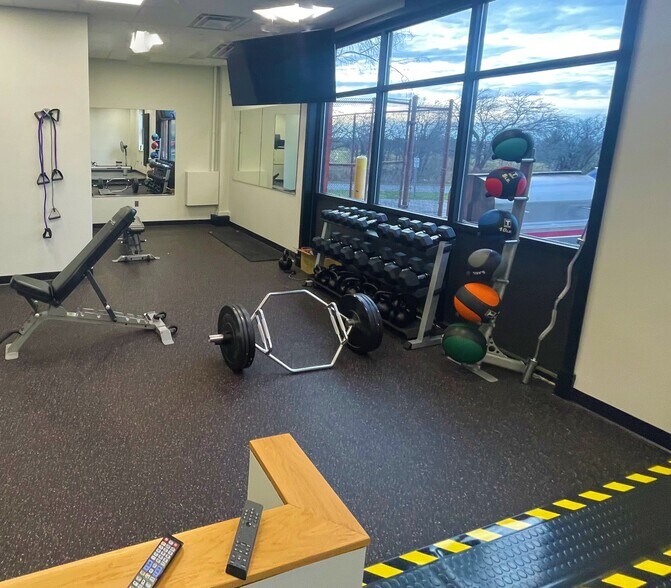 More Photos Of 2300 St George Rd, Williston Office For Lease