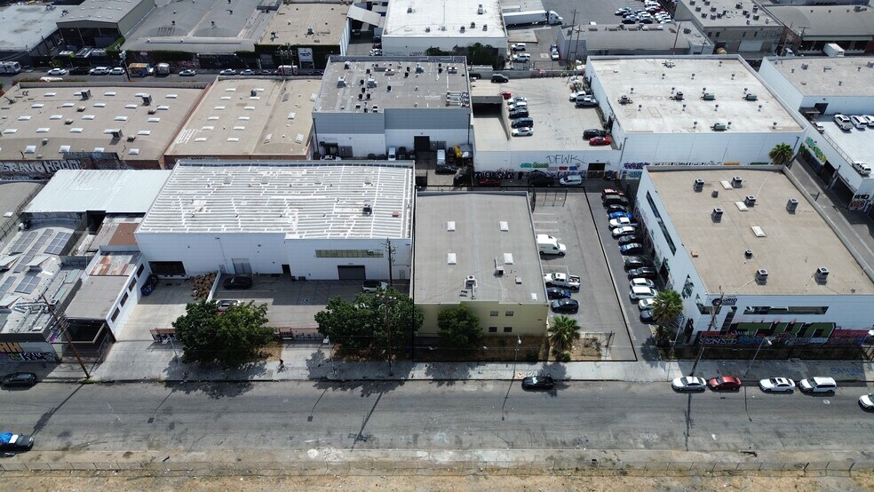 More Photos Of 1654 Long Beach Ave, Los Angeles Warehouse For Lease