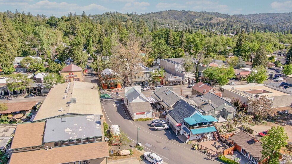 More Photos Of 435 Main St, Murphys General Retail For Sale