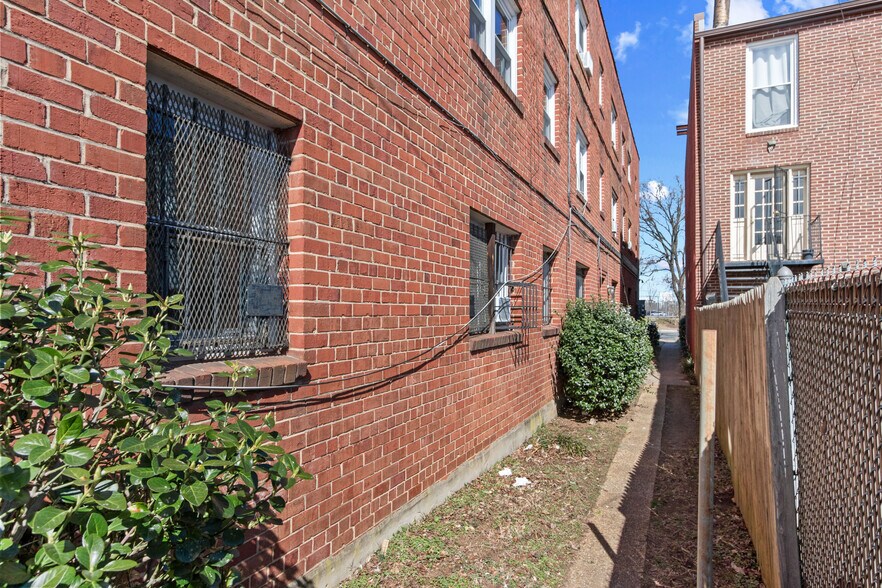 More Photos Of 1823-1825 E Capitol St SE, Washington Apartments For Sale