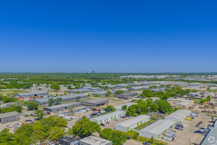 More Photos Of 5051 David Strickland Rd, Fort Worth Warehouse For Lease