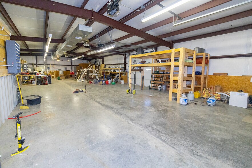 More Photos Of 1919 W Central Ave, El Dorado Warehouse For Lease