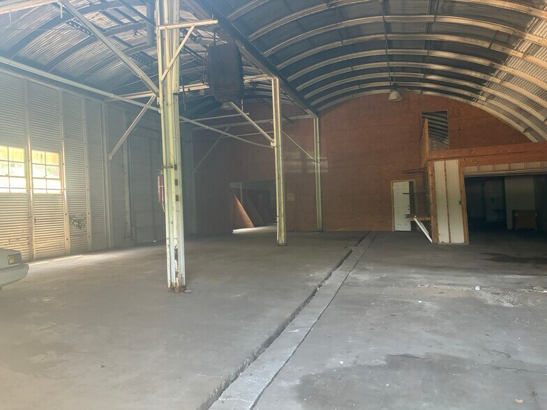 More Photos Of 239 River Rd, Warwood Warehouse For Sale