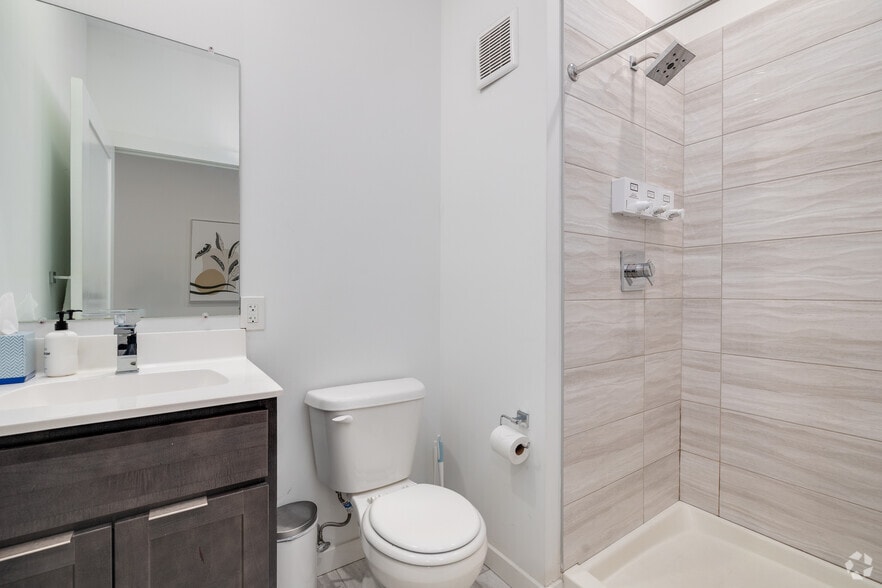 More Photos Of 220 S 47th St, Philadelphia Apartments For Lease