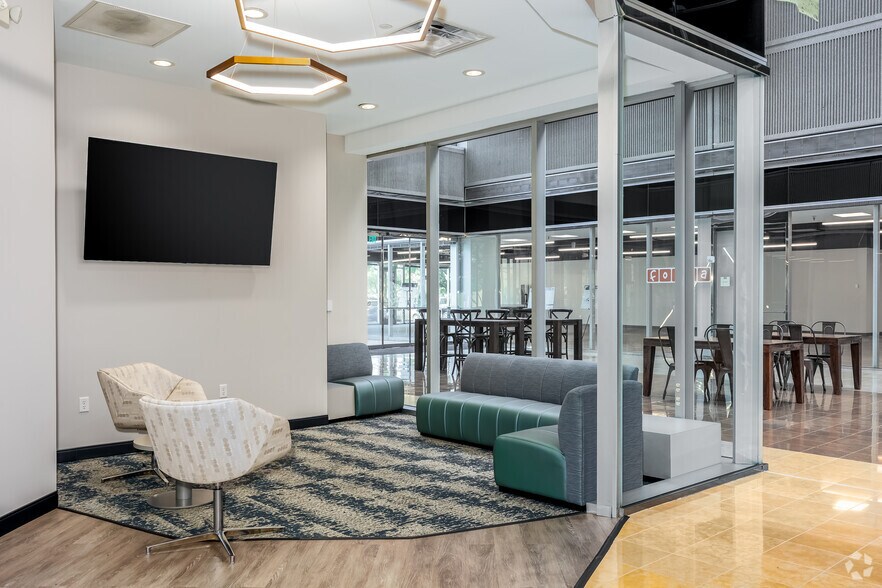 More Photos Of 17950 Preston Rd, Dallas Office For Lease