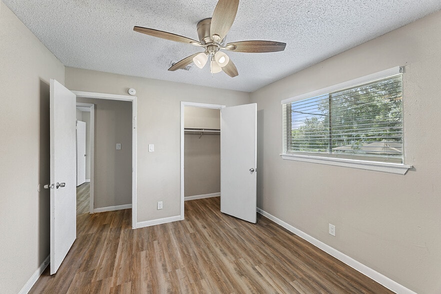 More Photos Of 101-112 Deerwood Dr, Victoria Apartments For Sale