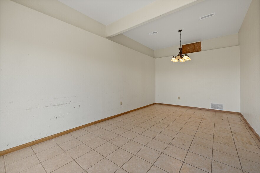 More Photos Of 306 Hillview Dr, Box Elder Office For Sale