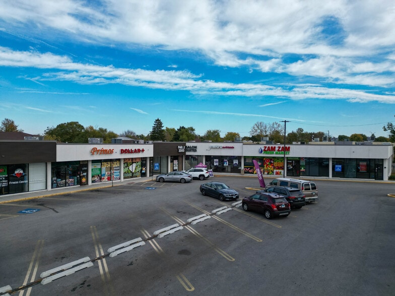 More Photos Of 1736-1790 W Algonquin Rd, Arlington Heights Storefront For Lease