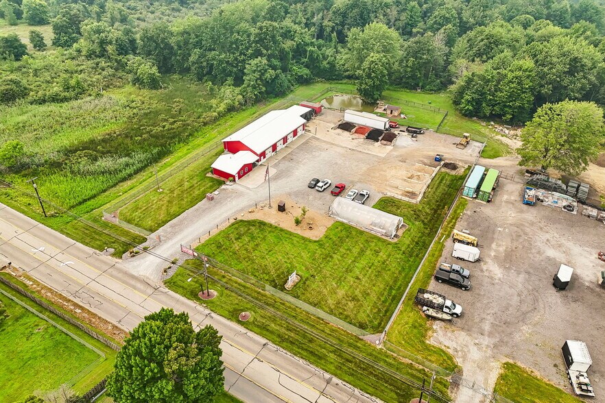 More Photos Of 3220 McCartney Rd, Youngstown General Retail For Sale