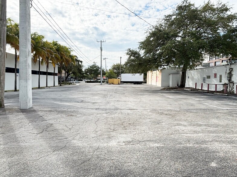More Photos Of 718-718 N Federal Hwy, Fort Lauderdale Storefront Retail Office For Lease