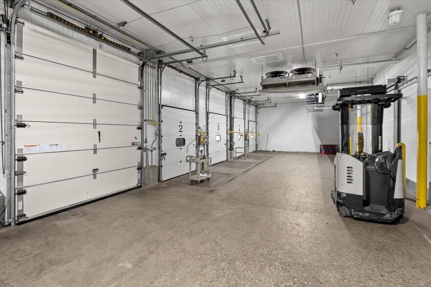 More Photos Of 3450 E Vernon Ave, Vernon Food Processing For Lease