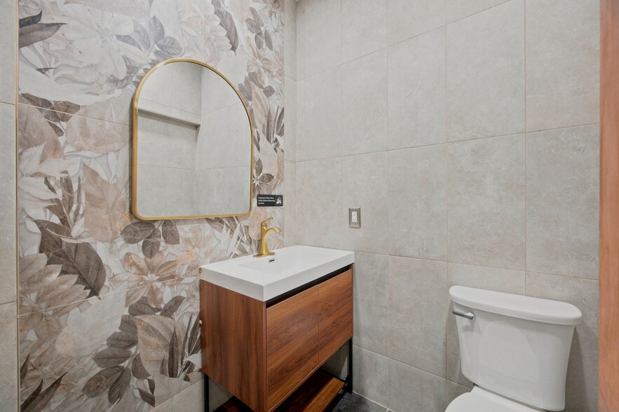 More Photos Of 1043 Flushing Ave, Brooklyn Storefront Retail Residential For Lease