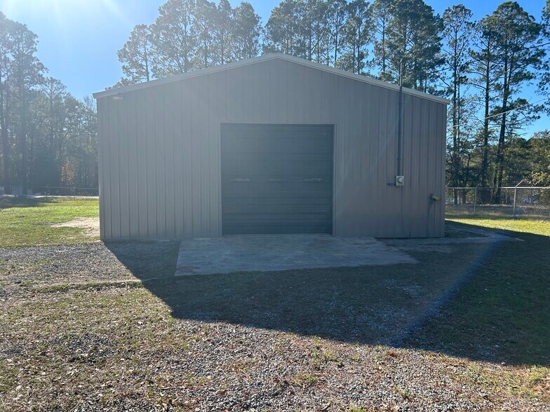 More Photos Of 441 Wildlife Rd, Lexington Flex For Lease