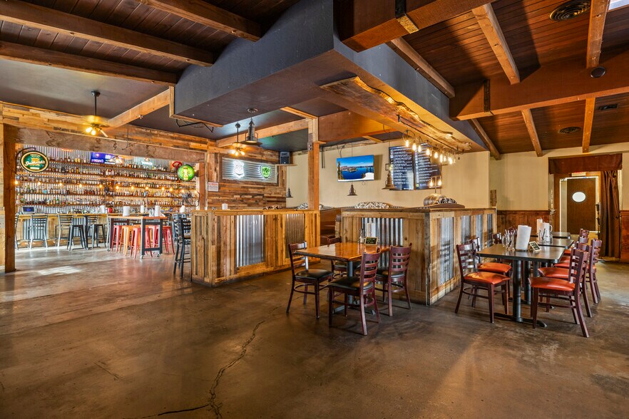 More Photos Of 234 SW 5th St, Grants Pass Restaurant For Sale