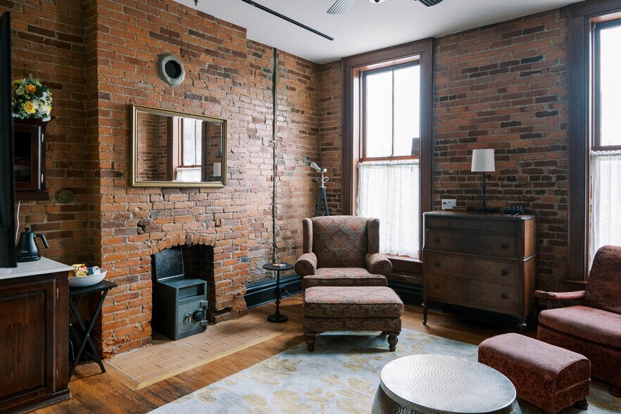 More Photos Of 22-24 E Mound St, Columbus General Retail For Sale