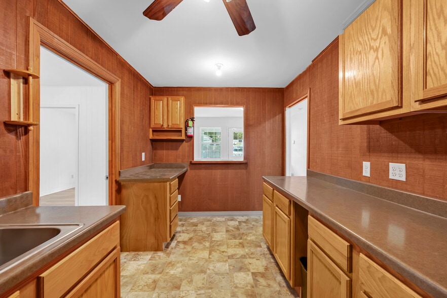 More Photos Of 12440 Magnolia Ave, Magnolia Springs Office For Lease