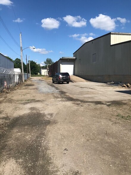 More Photos Of 66 W Colorado Ave, Memphis Warehouse For Lease